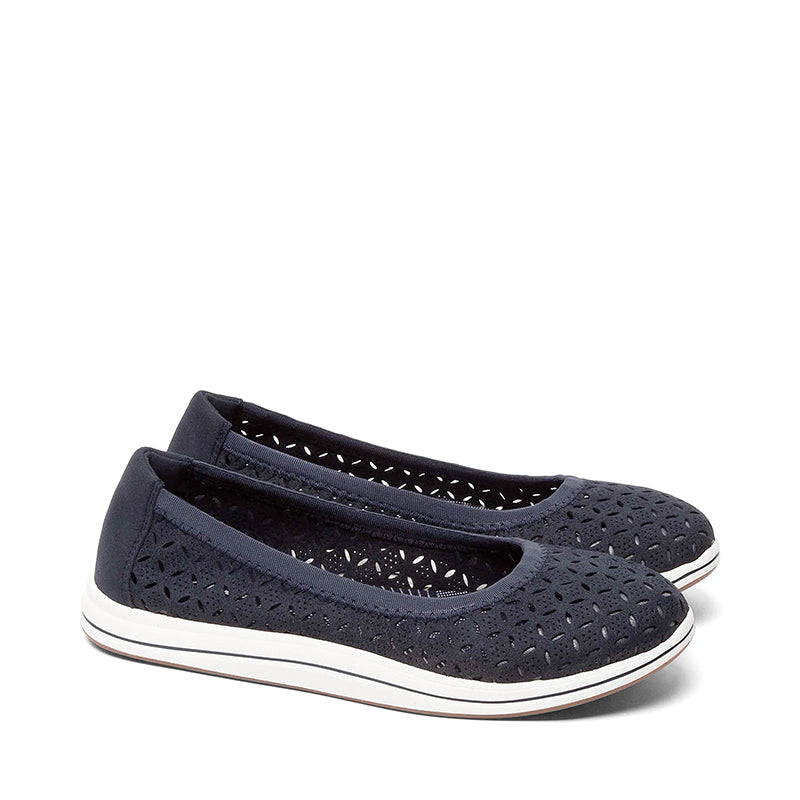 CLARKS-BREEZE ROAM - available at RUBINO  