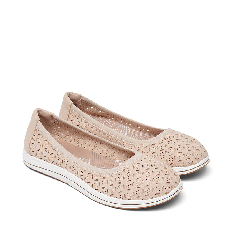 CLARKS-BREEZE ROAM - available at RUBINO  