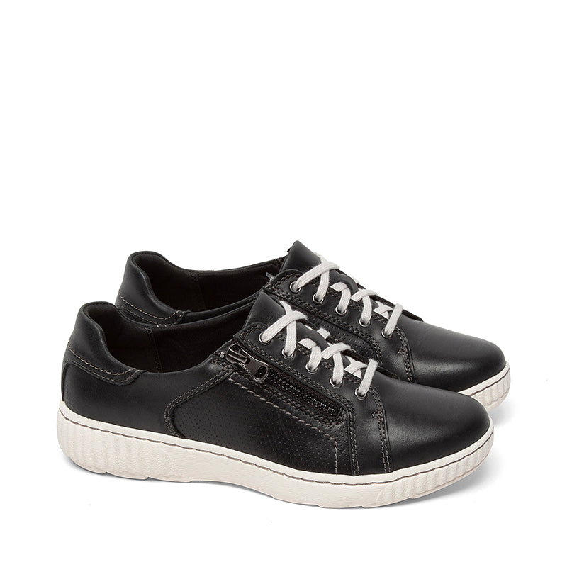 CLARKS-CAROLINE JANNA - available at RUBINO  