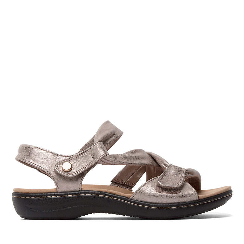 CLARKS-LAURIEANN BELL - available at RUBINO  