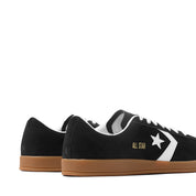 CONVERSE-CLASSIC TRAINER SUEDE M - available at RUBINO  