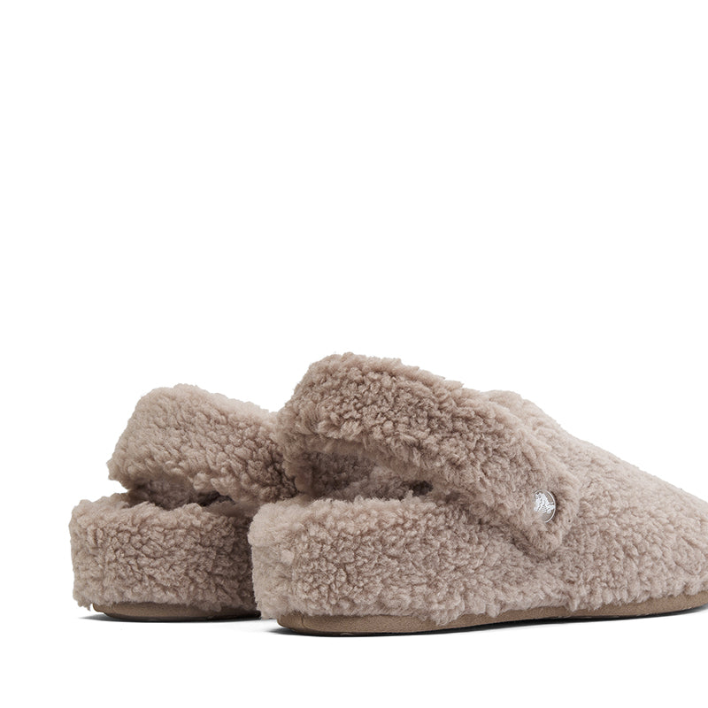 CROCS-CLASSIC COZZZY SLIPPER - available at RUBINO  