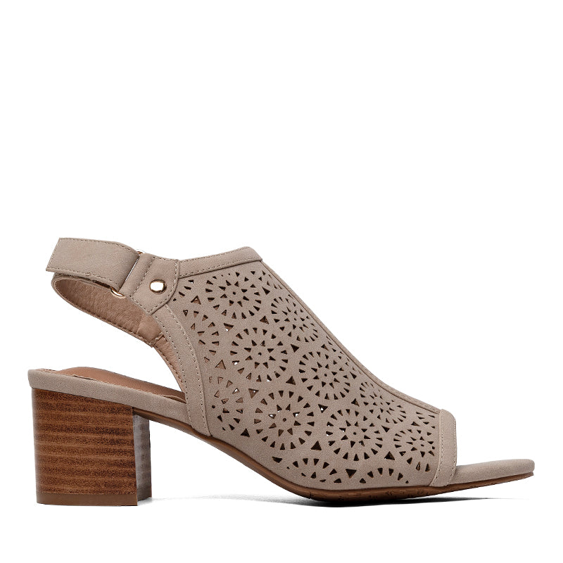 K&K-NAOMI - available at RUBINO  