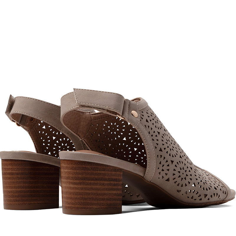 K&K-NAOMI - available at RUBINO  