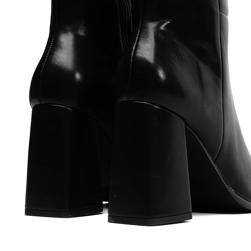 MADDEN GIRL-KASSIA - available at RUBINO