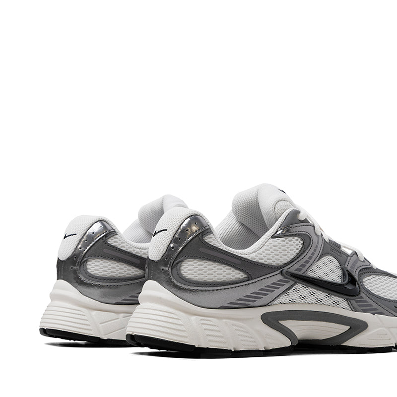 NIKE-V5 RNR M - available at RUBINO  