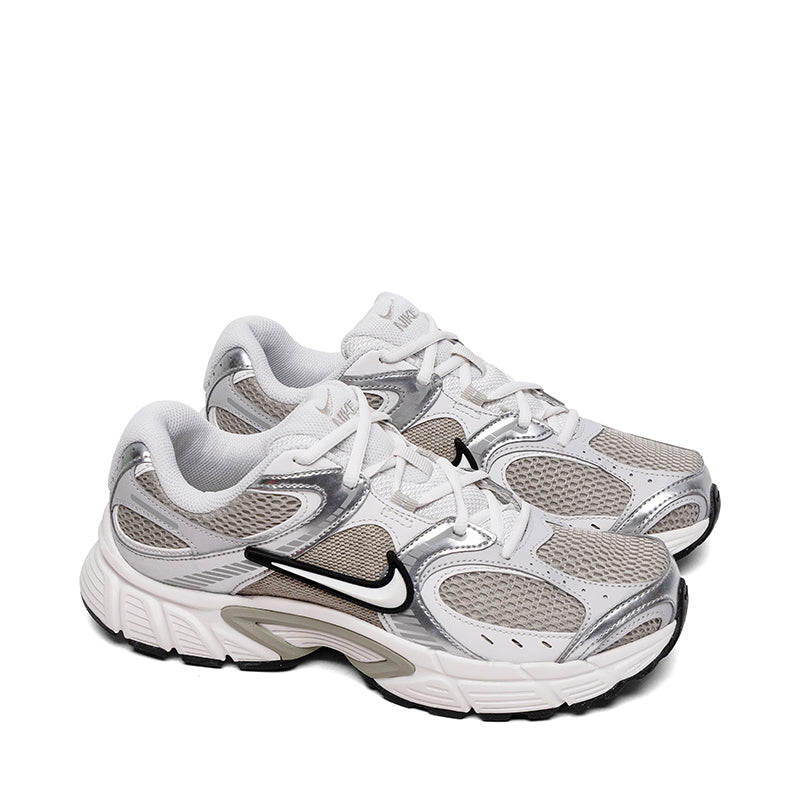 NIKE-V5 RNR W - available at RUBINO  