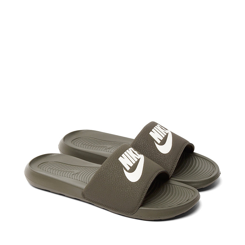 NIKE-VICTORI ONE M - available at RUBINO  