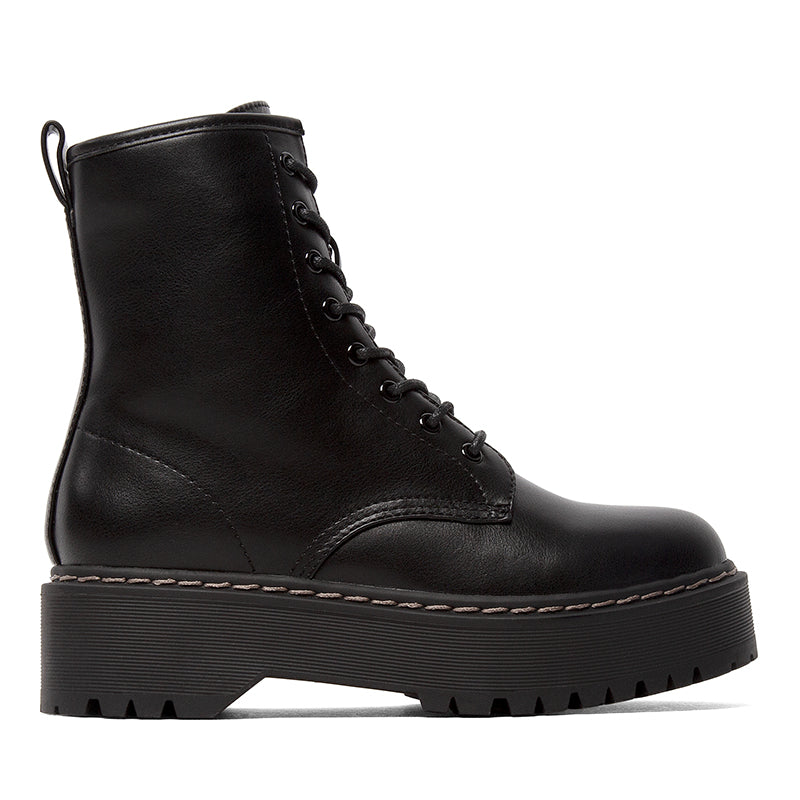 STEVE MADDEN-BETTY - available at RUBINO  