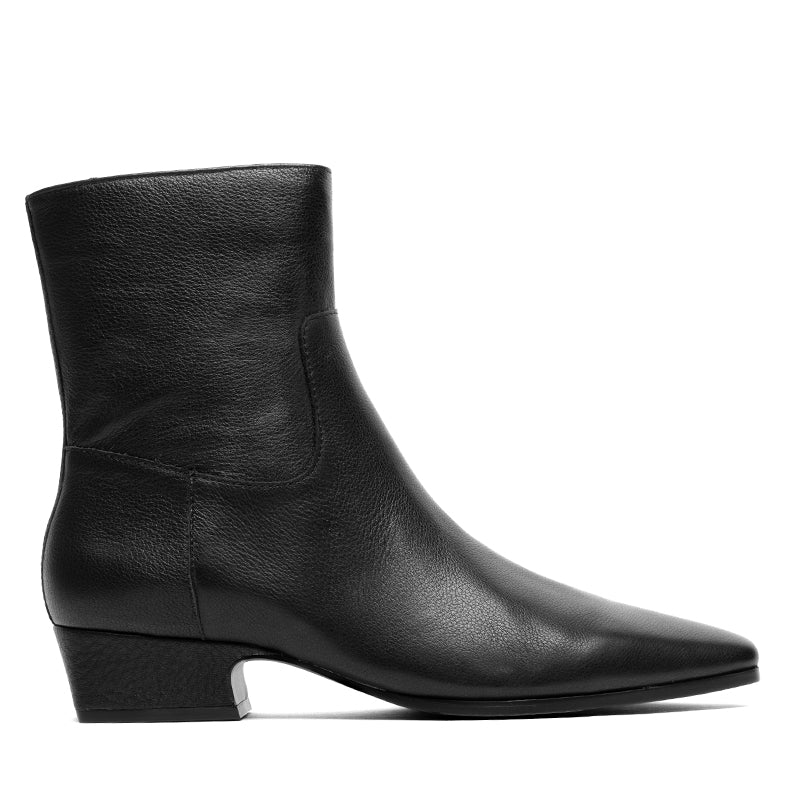 STEVE MADDEN-DUSTY - available at RUBINO