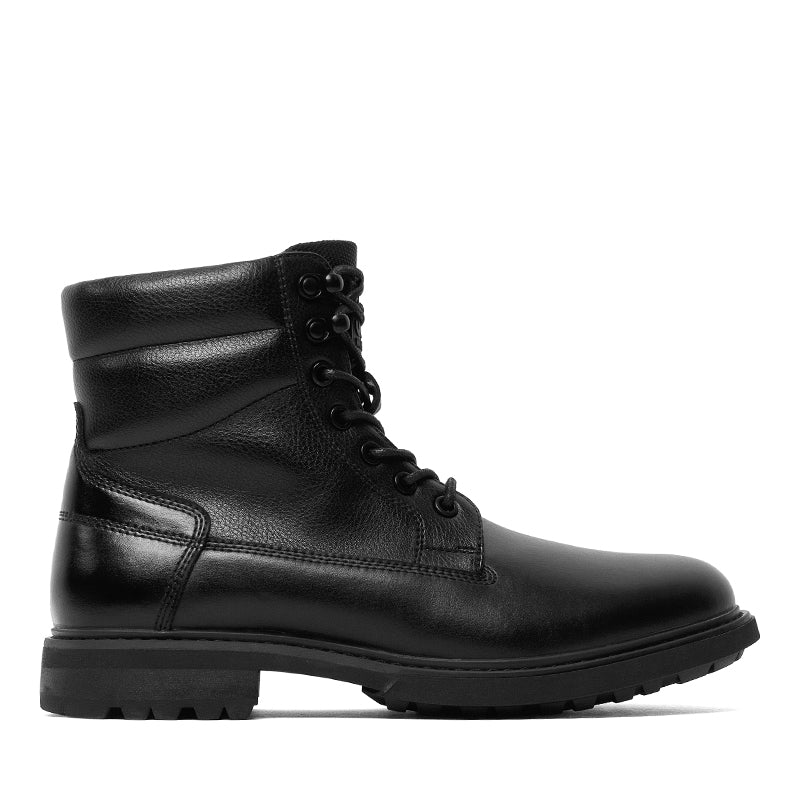 STEVE MADDEN-FREDDO - available at RUBINO  