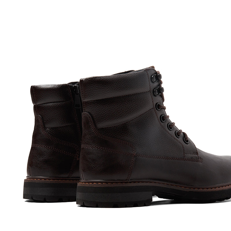 STEVE MADDEN-FREDDO - available at RUBINO  