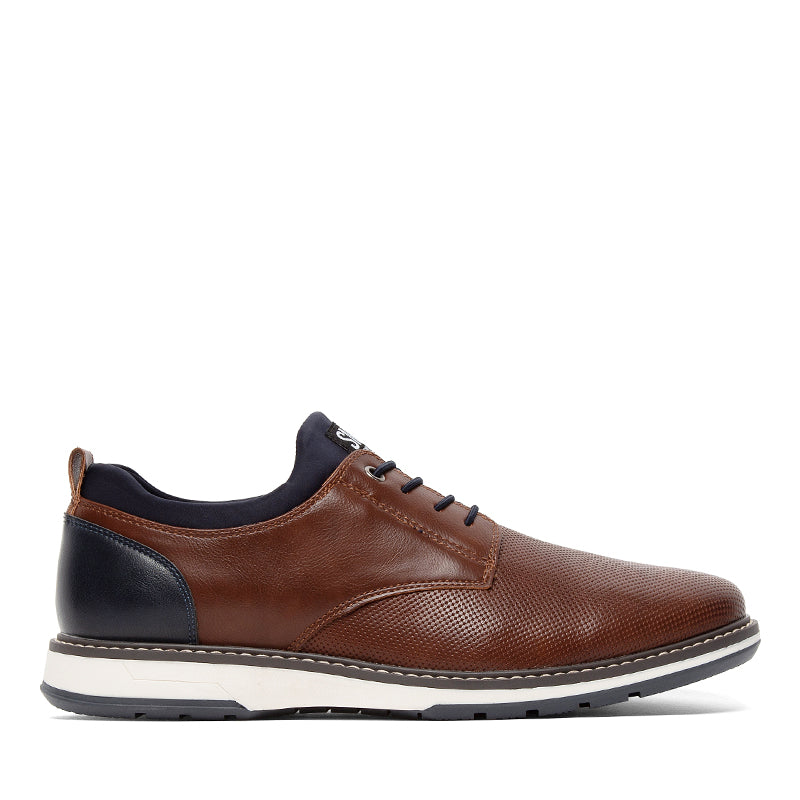 STEVE MADDEN-GYDEON - available at RUBINO  