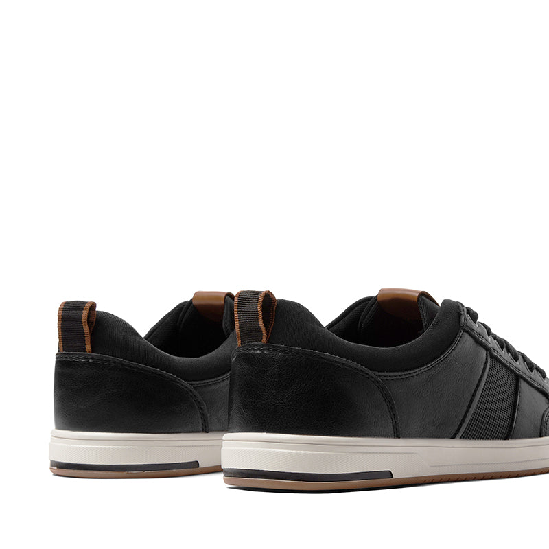 STEVE MADDEN-RODRIGO - available at RUBINO  