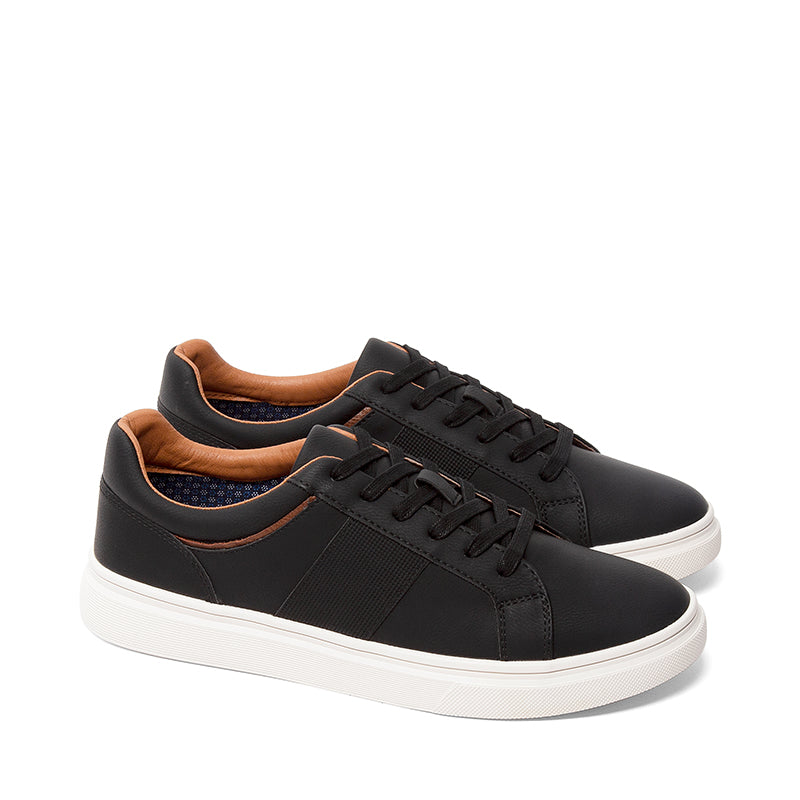 STEVE MADDEN-STORMZ2 - available at RUBINO  