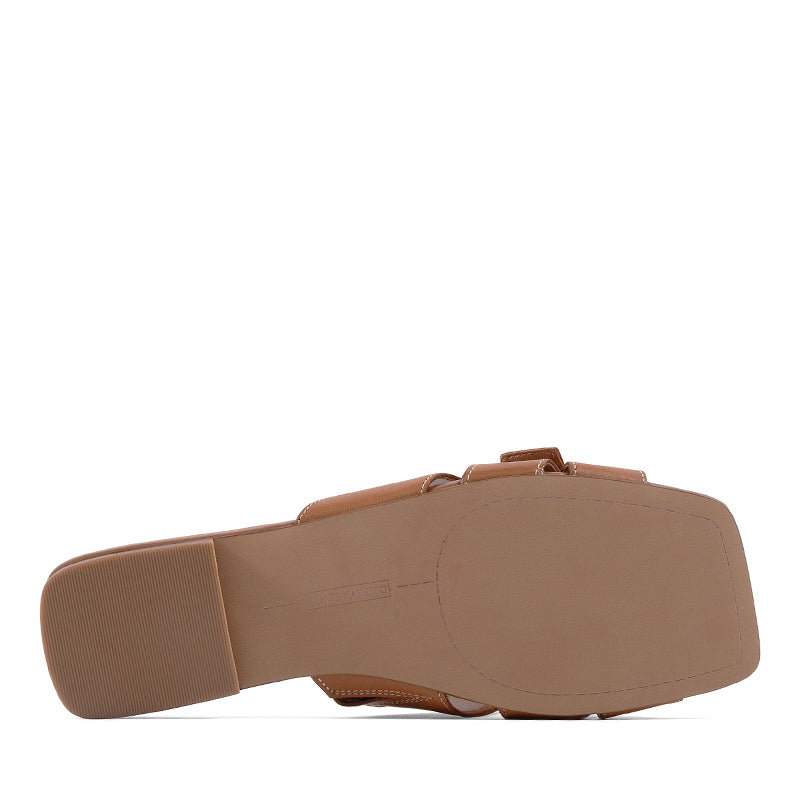 VINCE CAMUTO-ALEXINO - available at RUBINO  